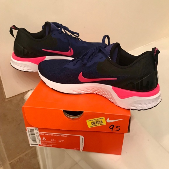 Nike Women’s Odyssey React Athletic Shoe - Picture 2 of 8